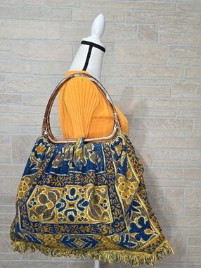 Vintage Chenille Carpet Bag Lucite Frame Handle Boho Tapestry Large Tote